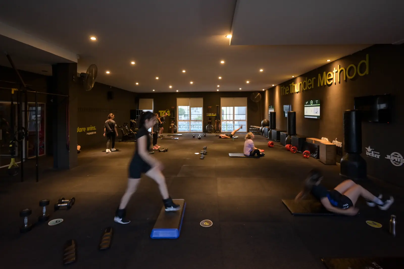 Clase de entrenamiento funcional en Full Fitness Bahía Blanca